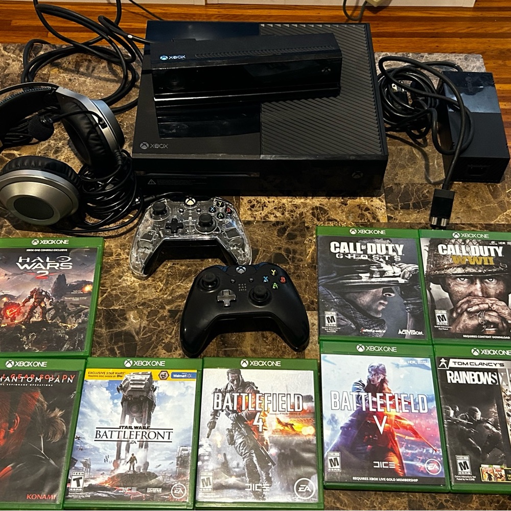 Xbox One Day One Edition Bundle